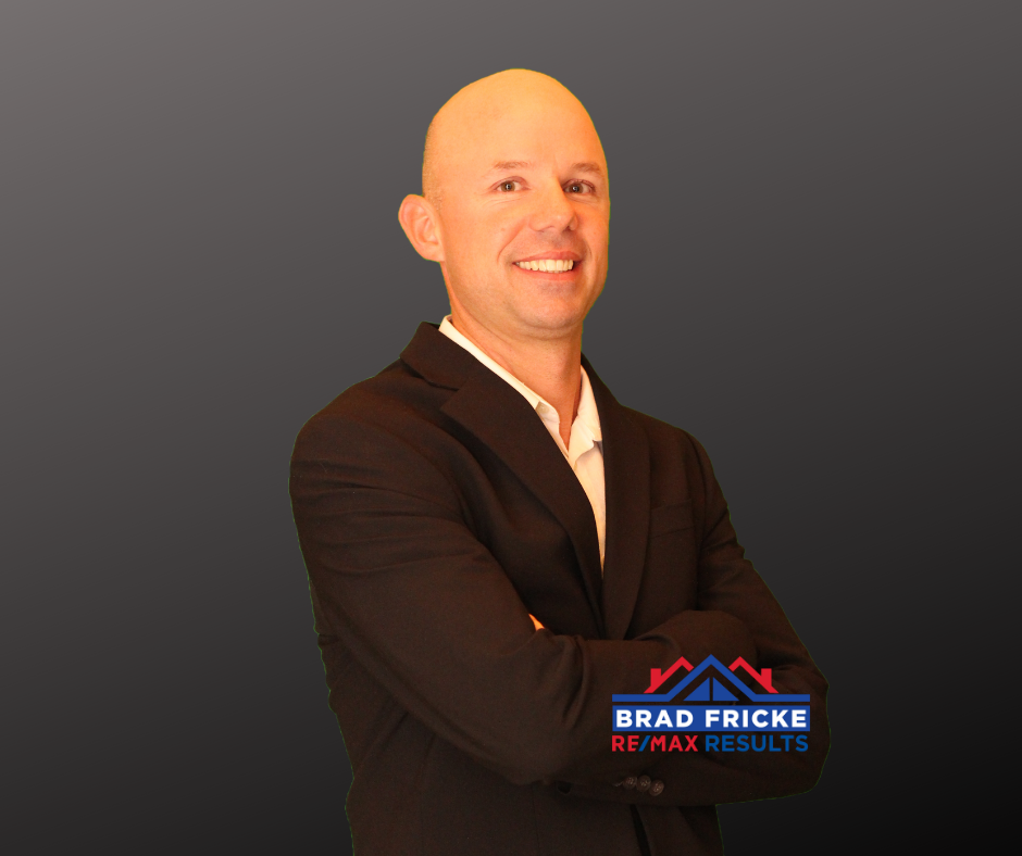 Brad Fricke, Omaha area realtor formal picture with logo
